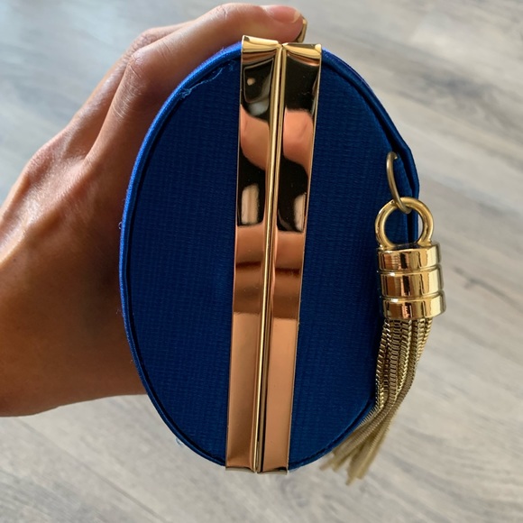 Guess by Marciano Pleated Satin Clutch - Picture 6 of 8